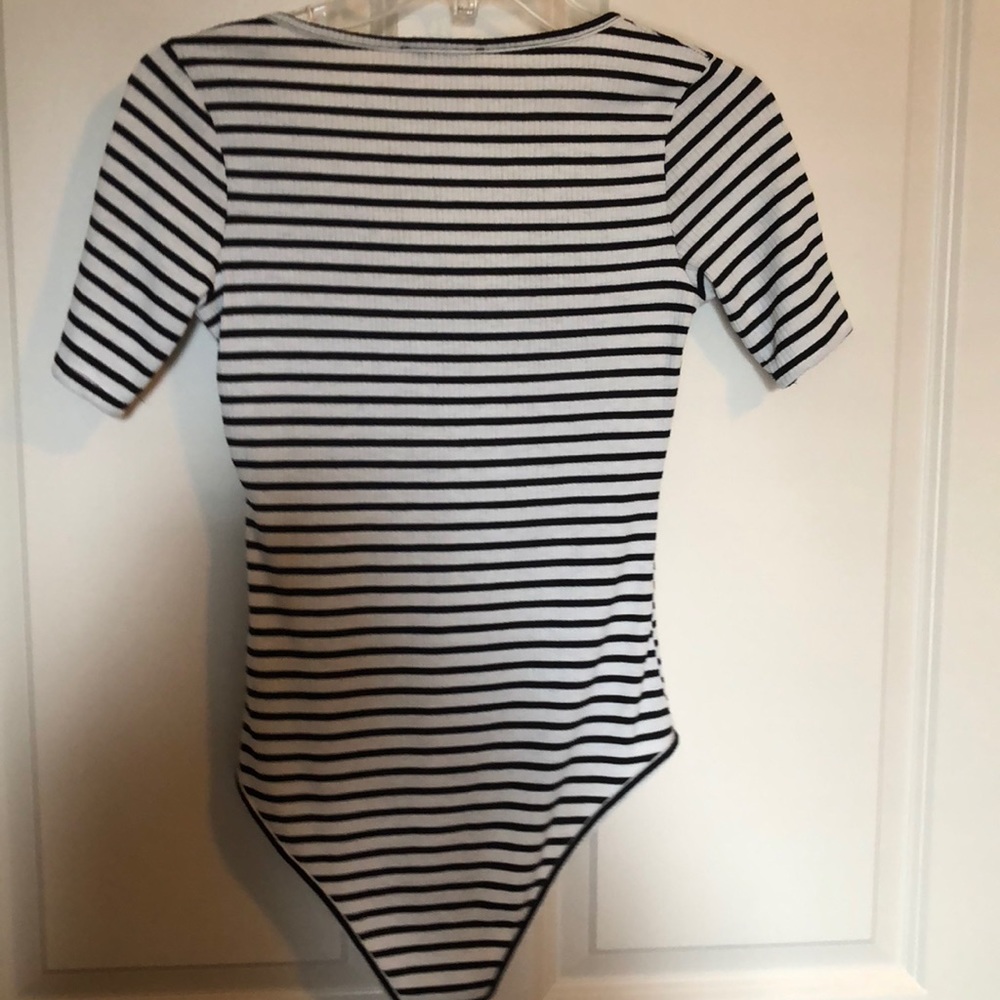 One-piece - Picture 3 of 3
